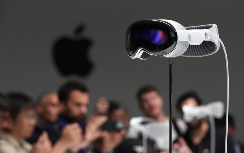 casca virtuala vision pro apple