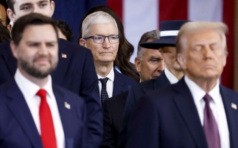 Tim Cook la inaugurarea lui Donald Trump