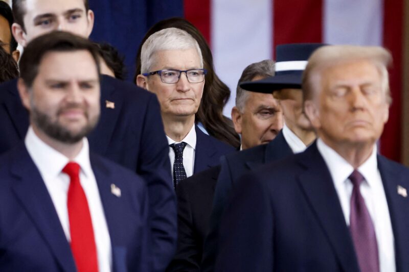 Tim Cook la inaugurarea lui Donald Trump