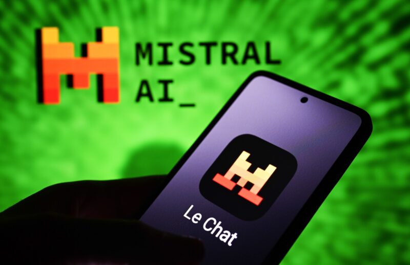 modelul ai le chat al mistral