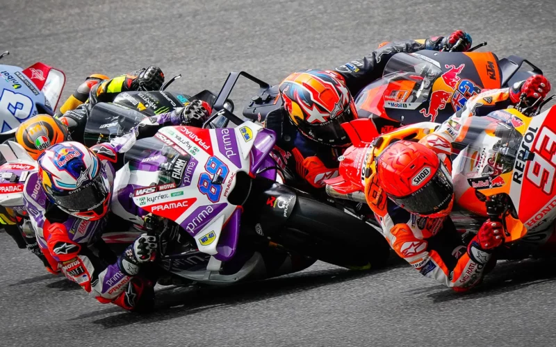 piloti motogp pe circuit