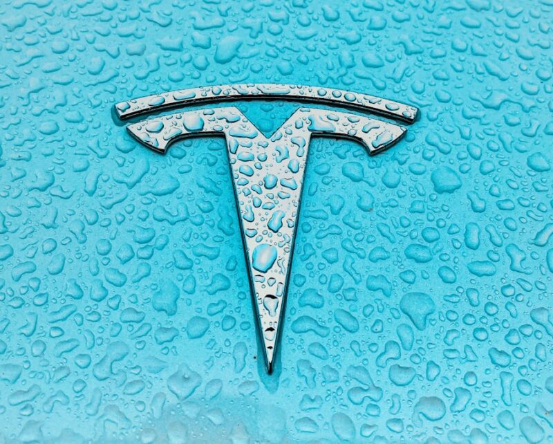 Logo Tesla