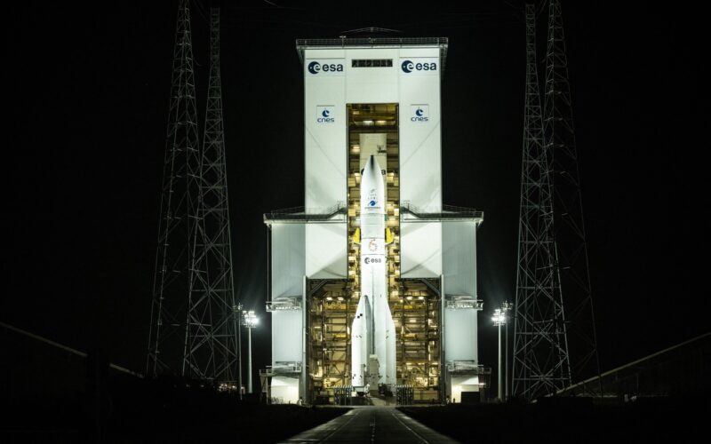 Racheta europeana Ariane 6 pe lansatorul din Guiana Franceză