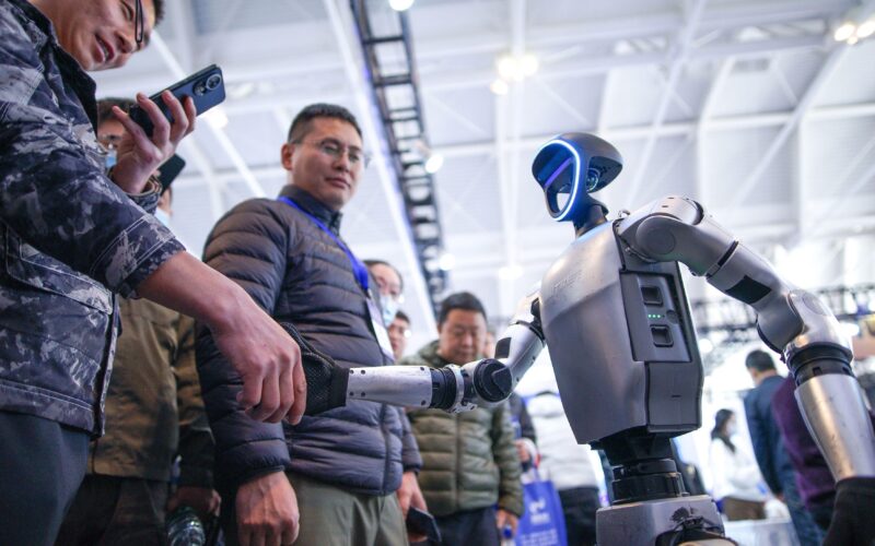 Robot umanoid la o expoziție din China