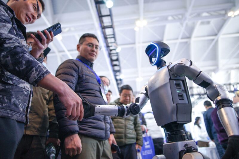 Robot umanoid la o expoziție din China