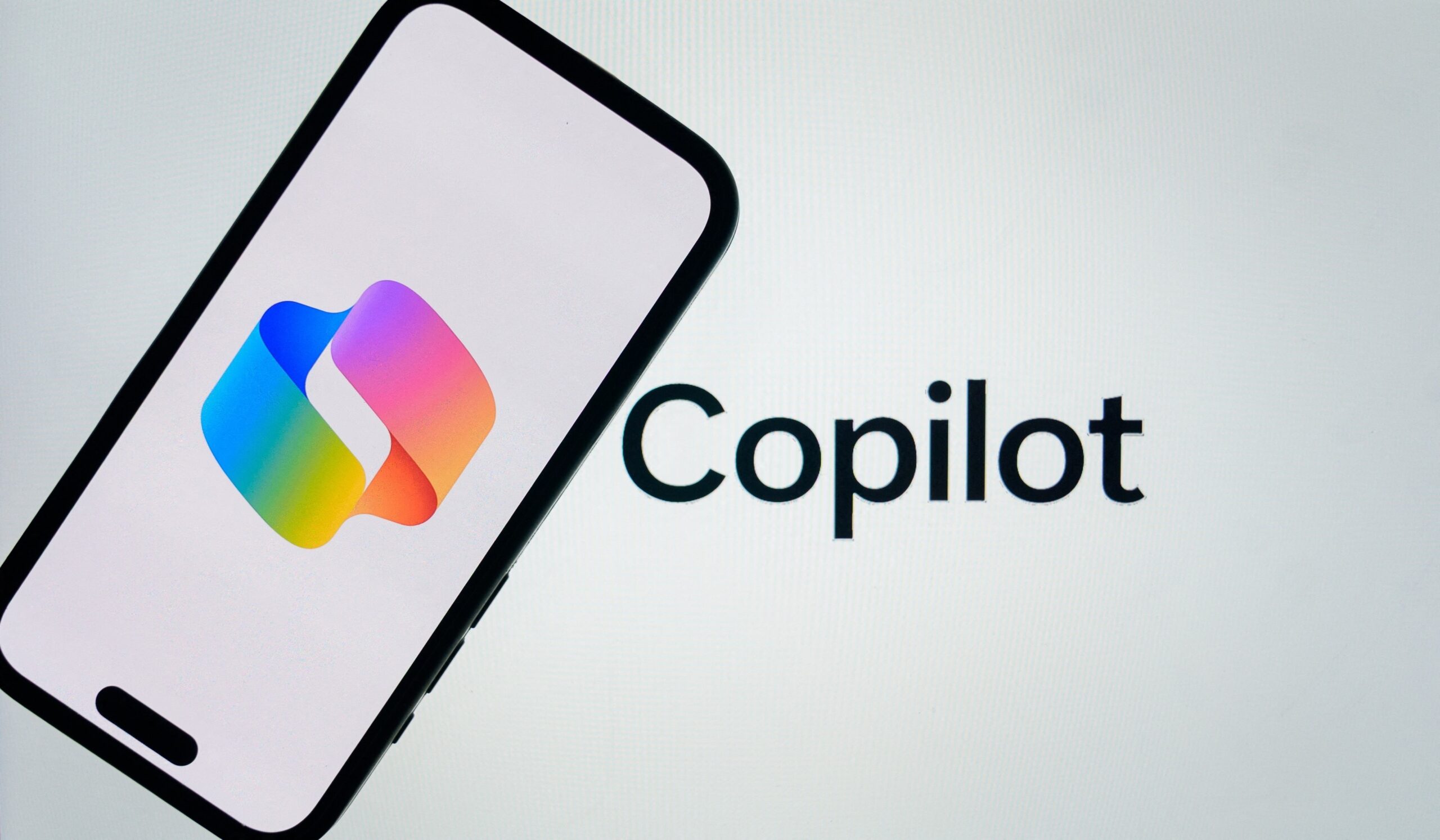 Reclama Microsoft pentru Copilot, testată în practică