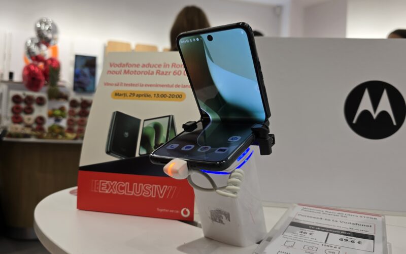 Smartphone-ul foldable Motorola Razr 60 Ultra