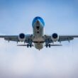 Avion aproape de aterizare