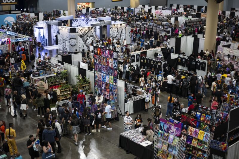 Eveniment Comic Con