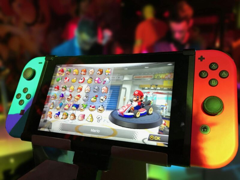 Nintendo avertizează că poate bloca consolele Switch dacă detectează hacking sau piraterie, ar putea chiar să-ți distrugă consola