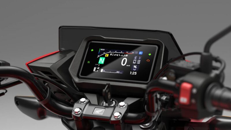 bord digitat tft a noului model honda cb125f