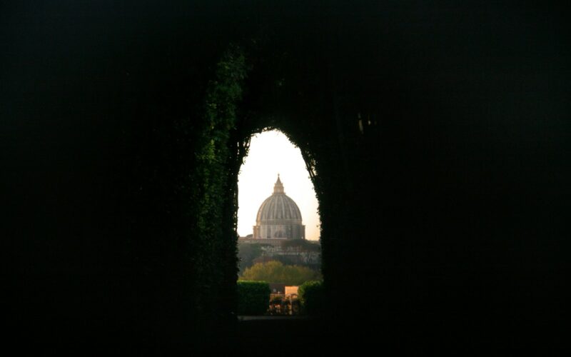 Domul bazilicii San Pietro din Vatican