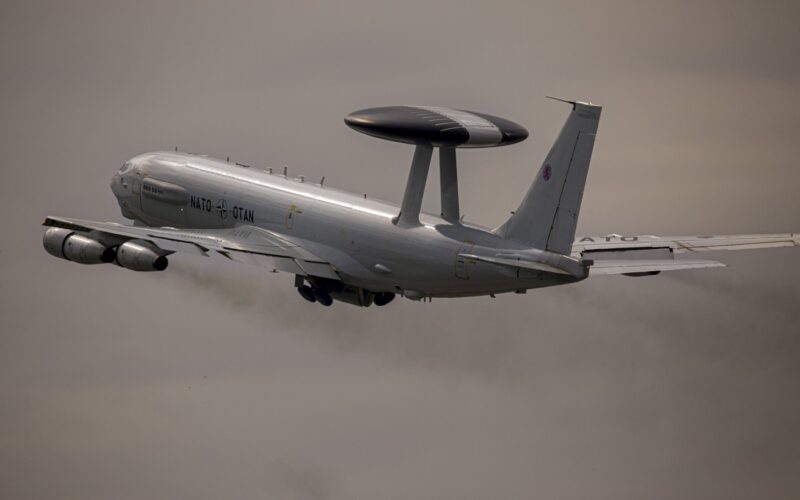 Avion E-3A AWACS