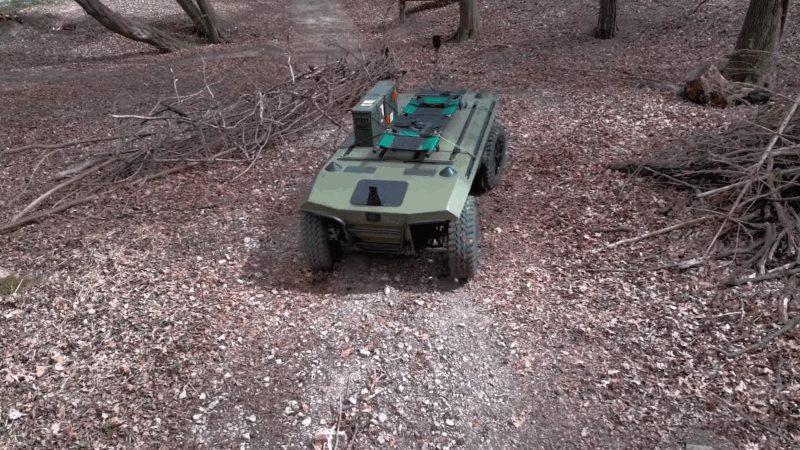 Vehicul armat autonom produs de compania ceha LPP Holding