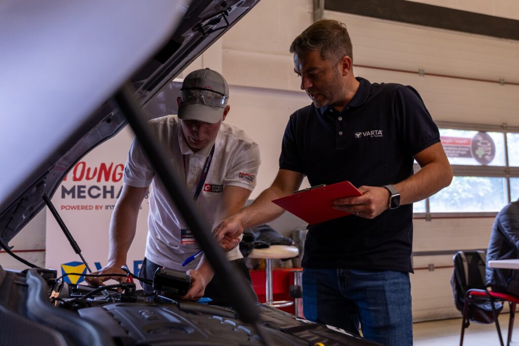 Finala concursului Young Car Mechanic România
