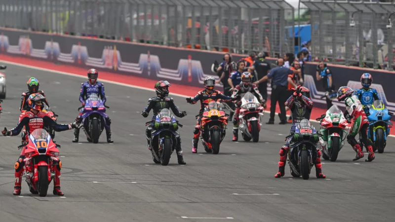 piloti motogp la linia de start