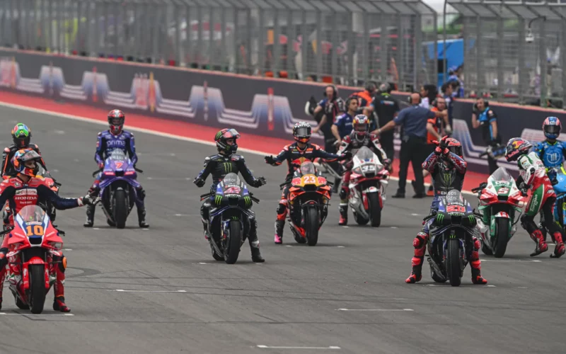 piloti motogp la linia de start