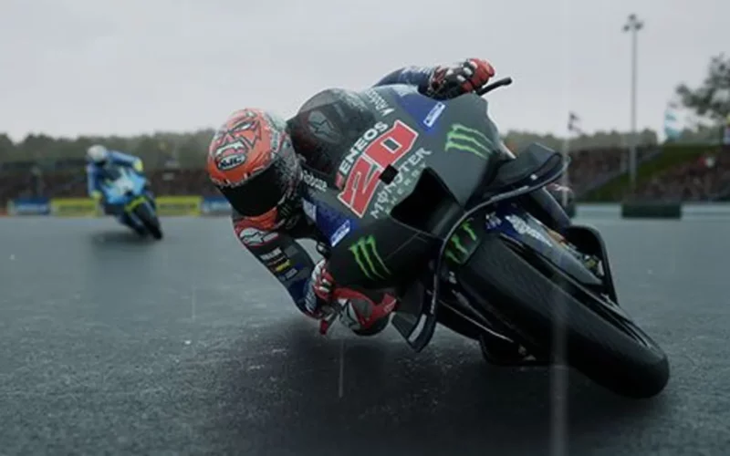 captura de ecran din cadrul noului joc motogp cu o motocicleta de curse