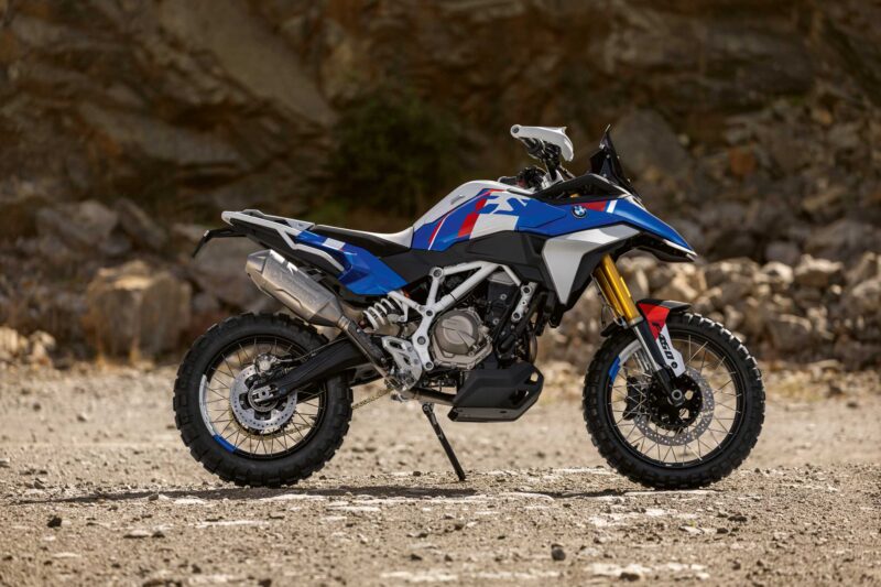 concept bmw f 450 gs fotografiat in teren accidentat