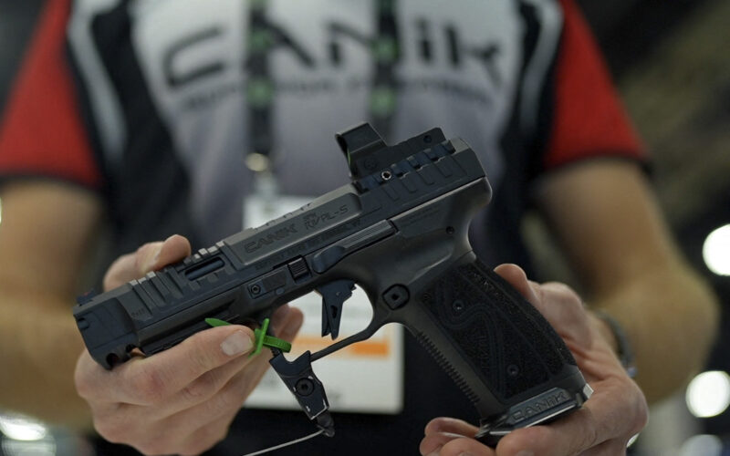 Pistol Canik de calibru 9mm