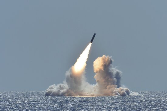 Rachetă cu focos nuclear lansată de pe un submarin