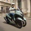 noul scuter yamaha tricity de culoare blue surprins in oras