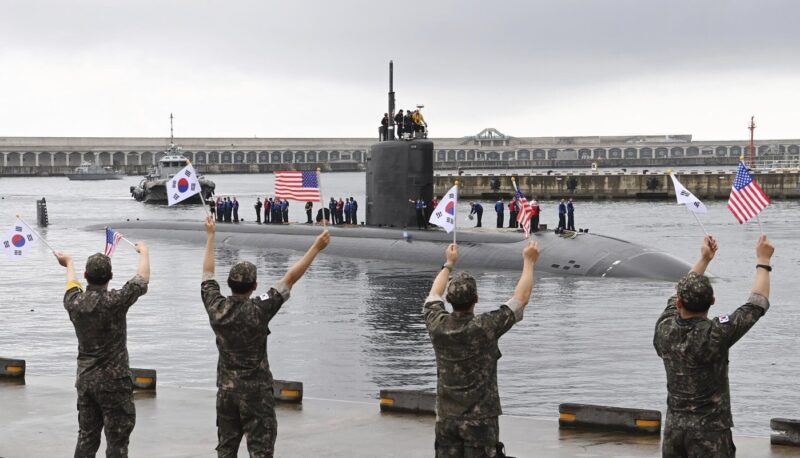 Submarin american în Coreea de Sud