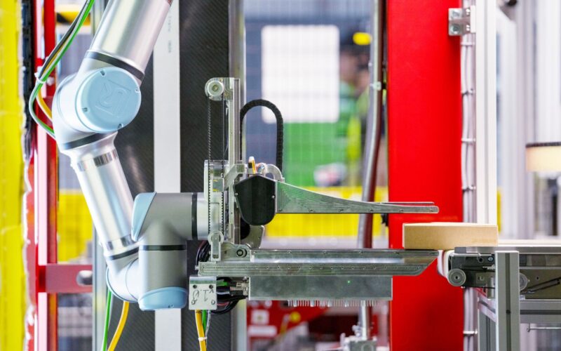 Robotul vulcan al celor de la Amazon