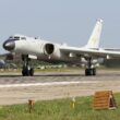 avion chinezesc h-6 pe pista