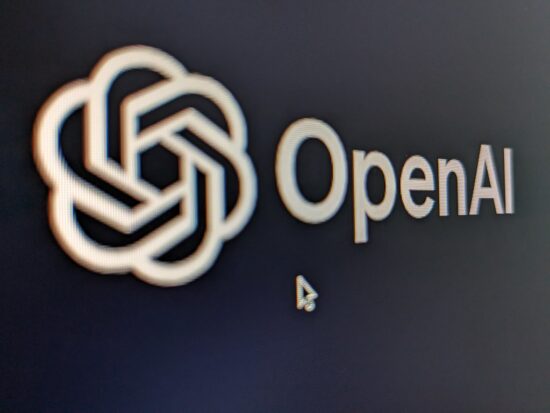 OpenAI se răzgândește și declară că organizația sa non-profit va păstra controlul asupra firmei
