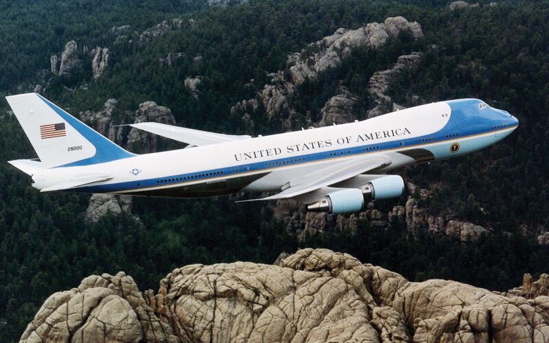 o aeronava air force one in zbor