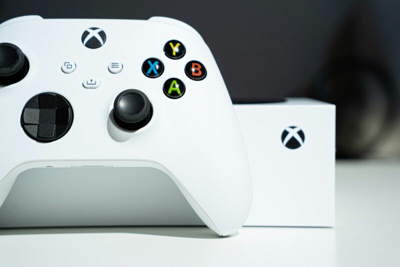 controller xbox pe alb