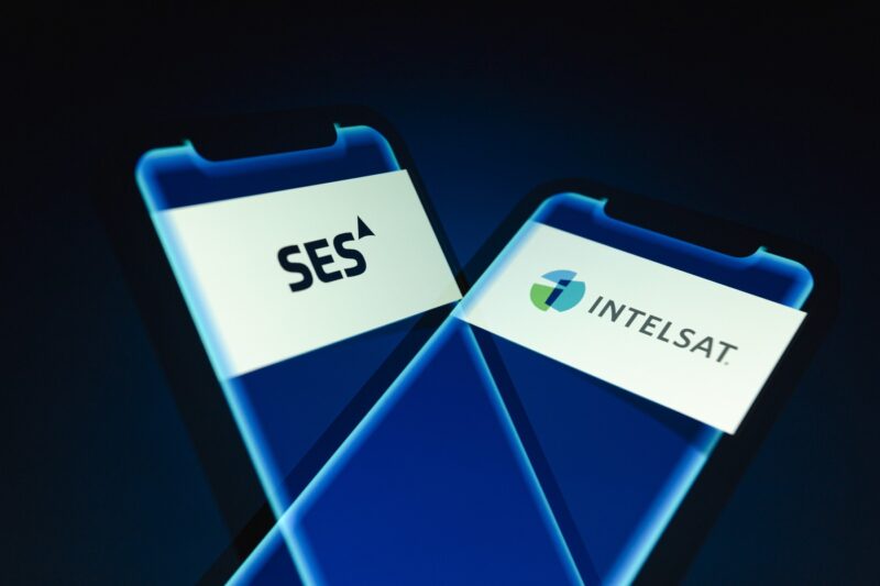 Logo SES și Intelsat