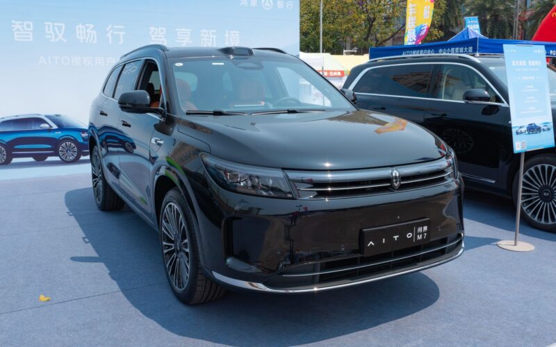 suv aito m9 expus in china