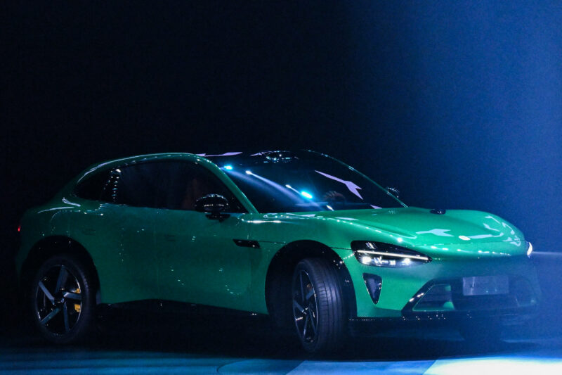 SUV Xiaomi YU7