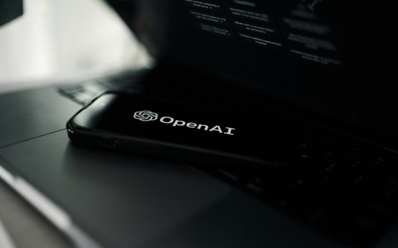 Modelele de raționament nou lansate ale OpenAI halucinează de două ori mai mult, iar creatorii nu au nicio idee de ce