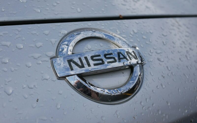 Logo Nissan