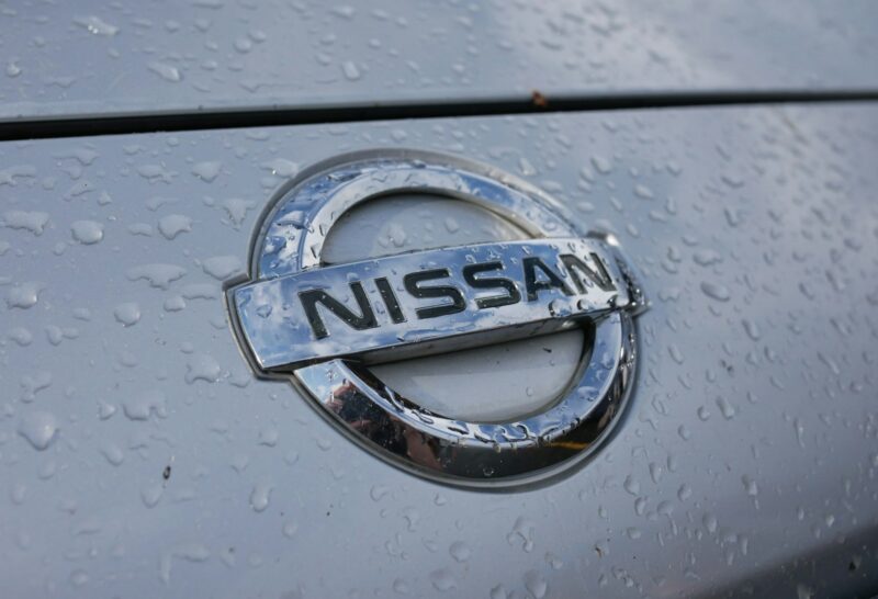 Logo Nissan