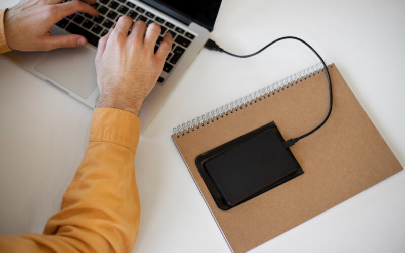 ssd atasat la un laptop