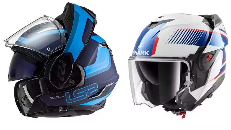doua casti moto model flip una alba si una albastra