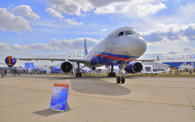 Avion Tu-214