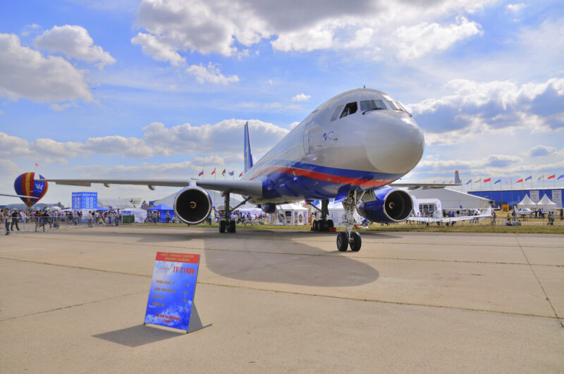 Avion Tu-214