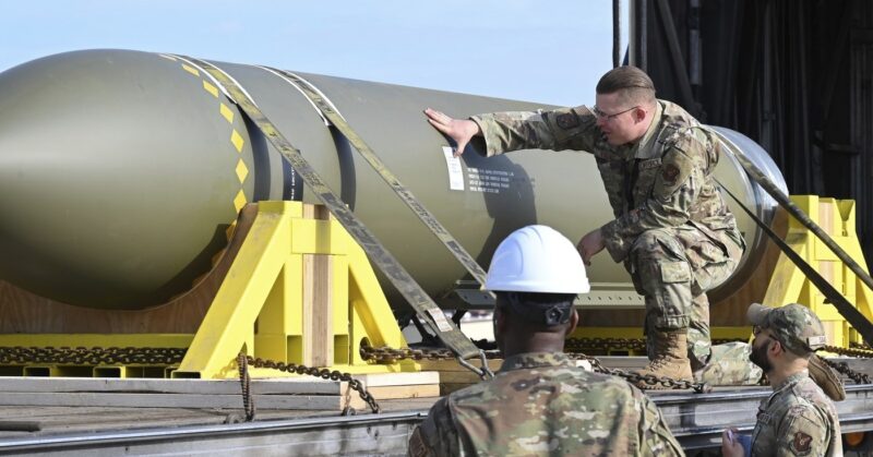 Bomba anti-buncăr GBU-57