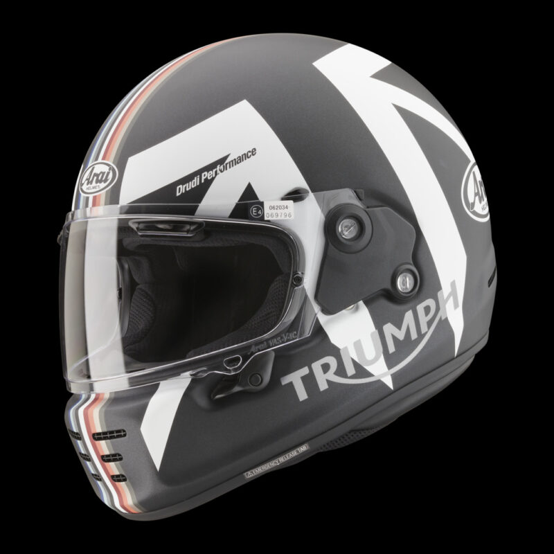 casca moto arai de culoare alb negru pe fundal negru