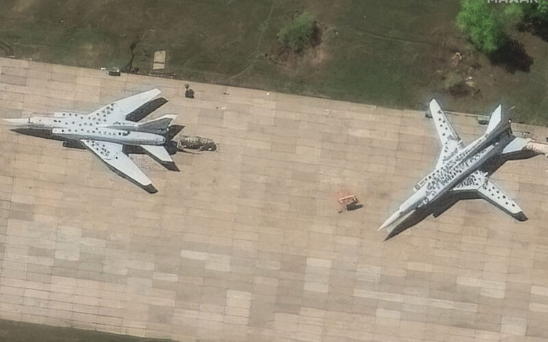 Bombardiere acoperite cu pneuri la baza Belaya