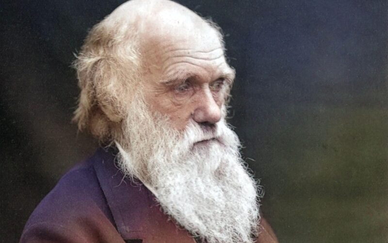 Portret al lui Charles Darwin din 1875