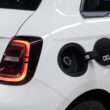 fiat 500 cu capacul de la rezervor deschis