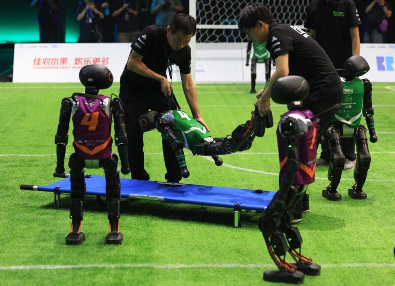 Fotbal cu roboți