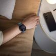 ceas samsung purtat la mana in somn
