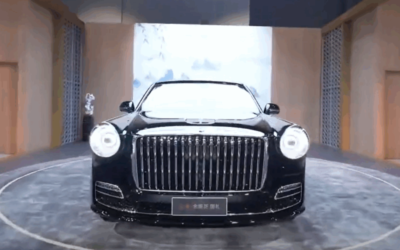 partea din fata a unei limuzine de lux Hongqi, pe care un clint a platit 1.5 milioane de dolari